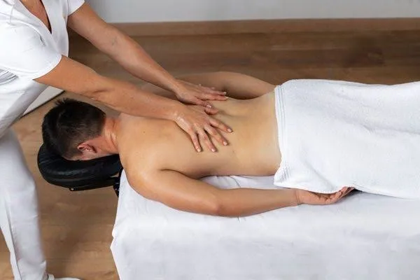 Masajista a Domicilio en Medellín | Tu Tienda Spa